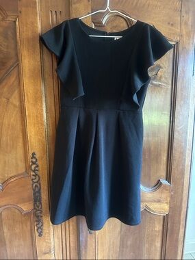 Girls' Black Ruffle Sleeve Party Dress